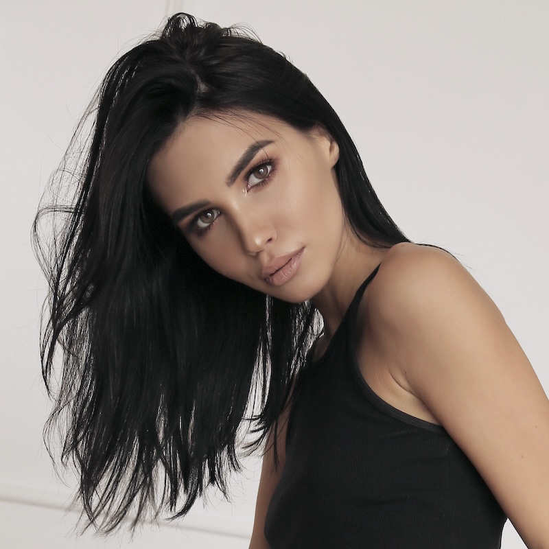 beautiful young woman with fresh face